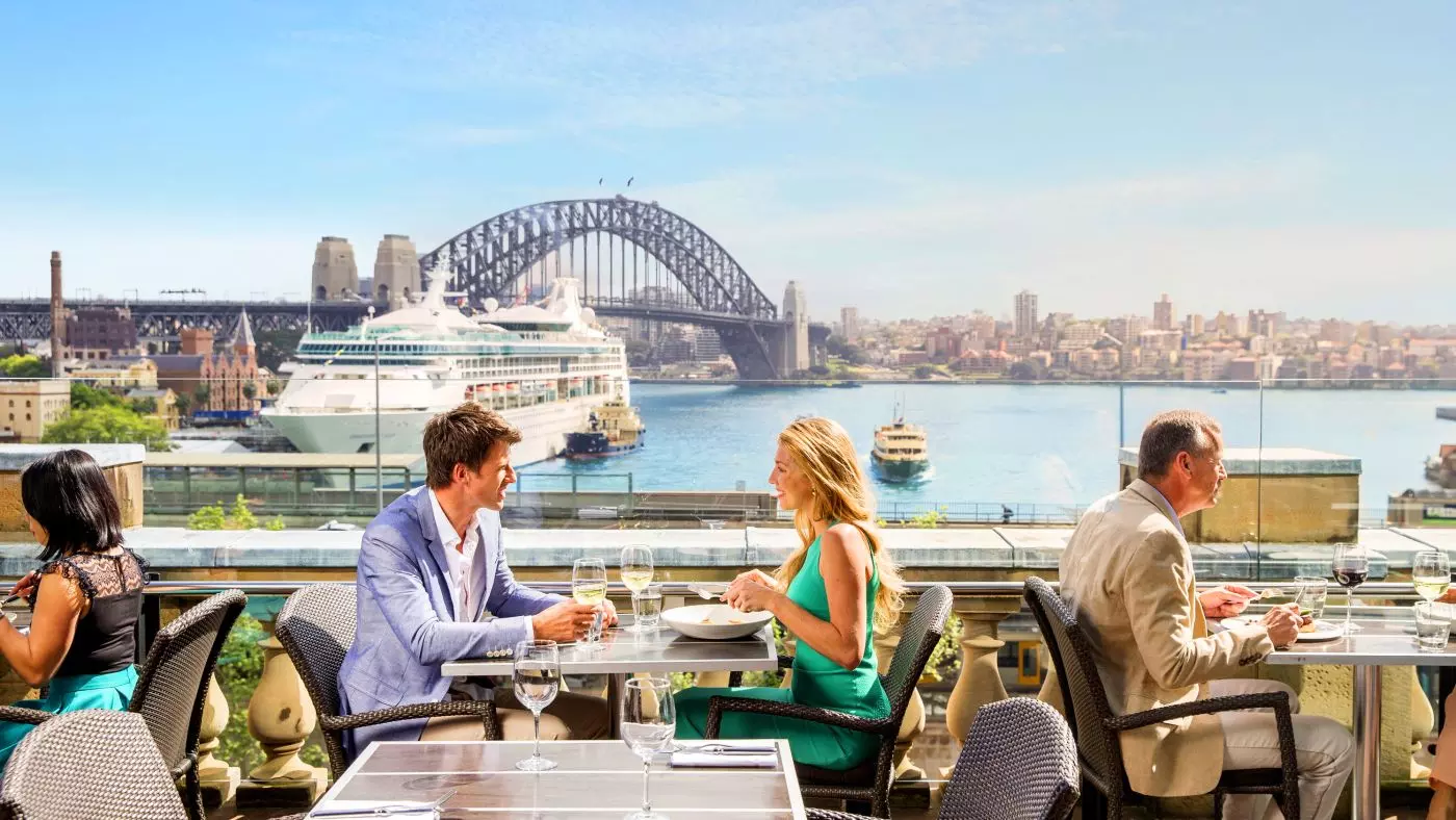 darling harbour sydney dine outside