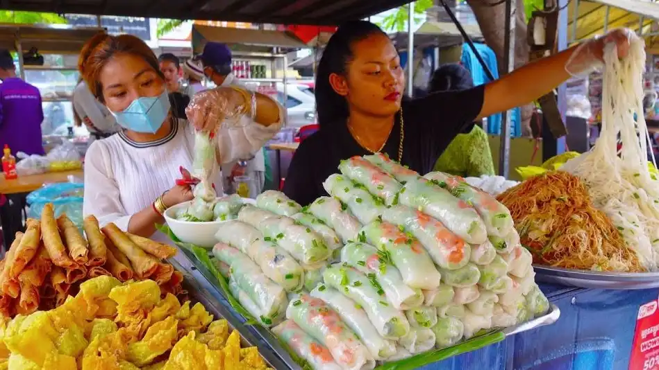 Half Day Walking Tour in Siem Reap by Tuk Tuk Inciding Snack Testing at Old Market | Private Tour