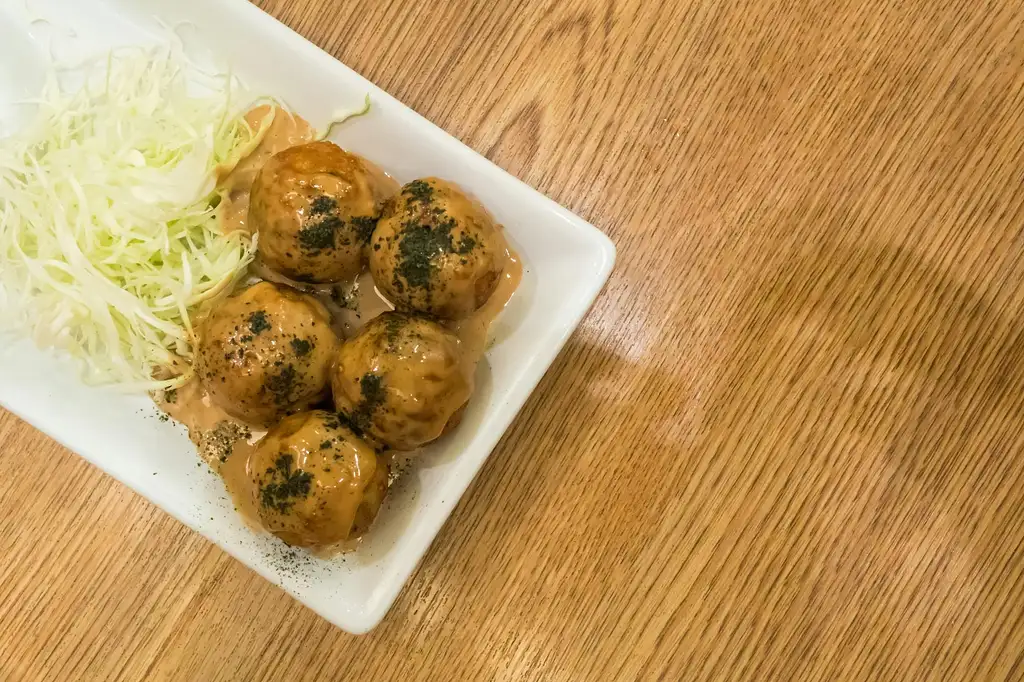 Osaka Local Food Tour in Dotonbori and Shinsekai | Foodie Walking Tour