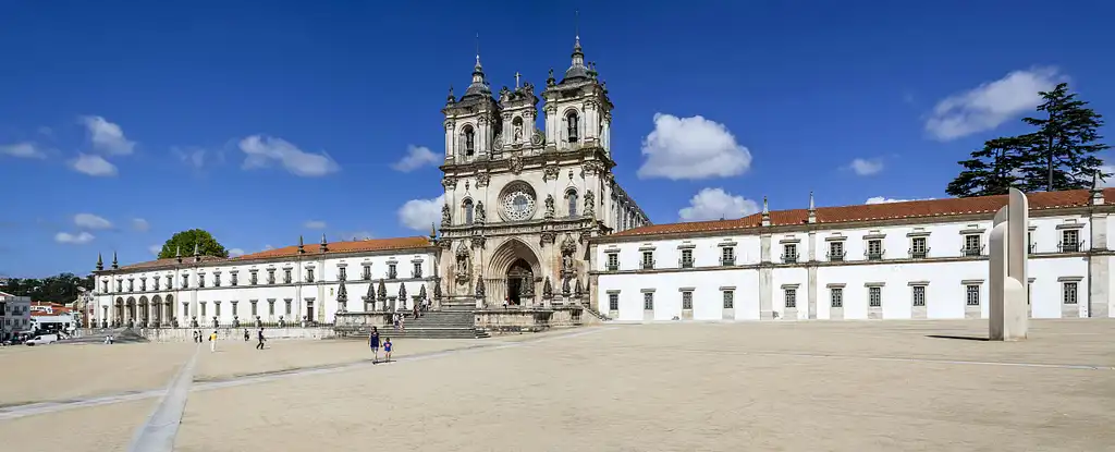 Fátima, Batalha, Alcobaça, Nazaré and Óbidos Private Tour From Lisbon - 3 People