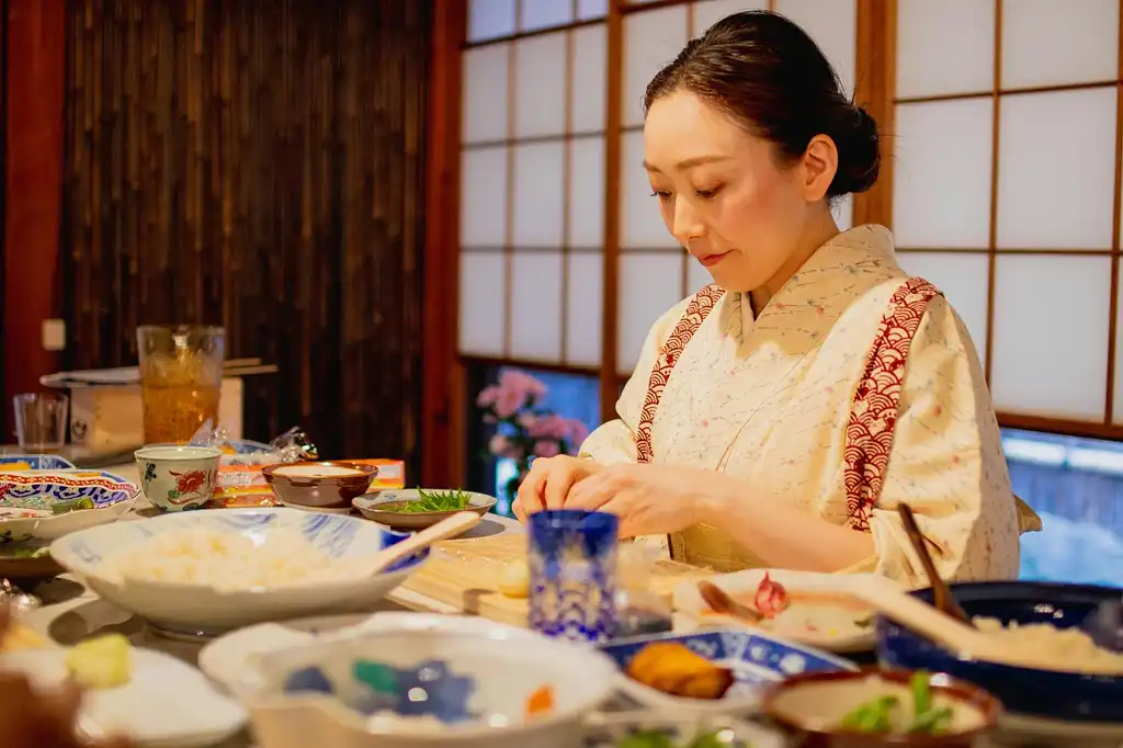 Asakusa Guided Tour with Japanese Private Cooking Class