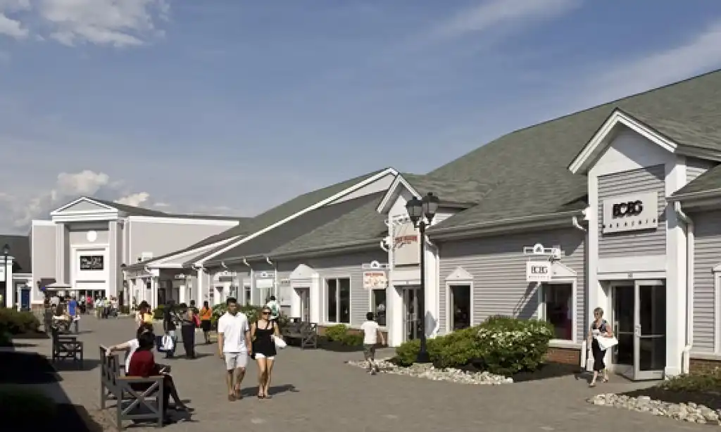 Trip to Woodbury Common Premium Outlets | From Manhattan