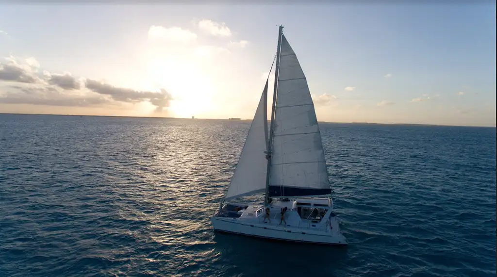 Isla Mujeres Luxury Catamaran Day Trip