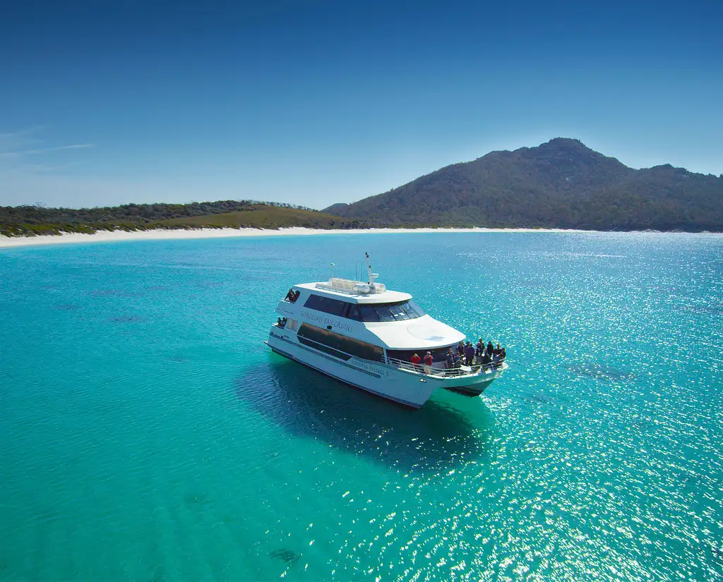 Wineglass Bay Cruise - Vista Lounge Access