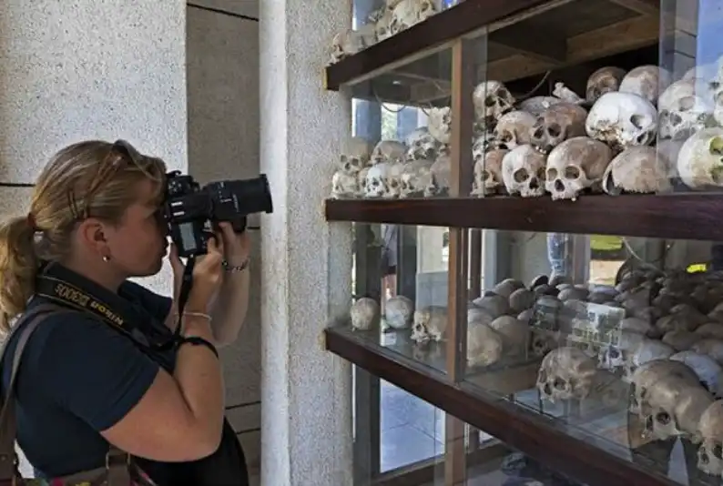 Full Day Toul Sleng Museum, The Killing Fields of Cheung Ek and Market Tours | Private Tour