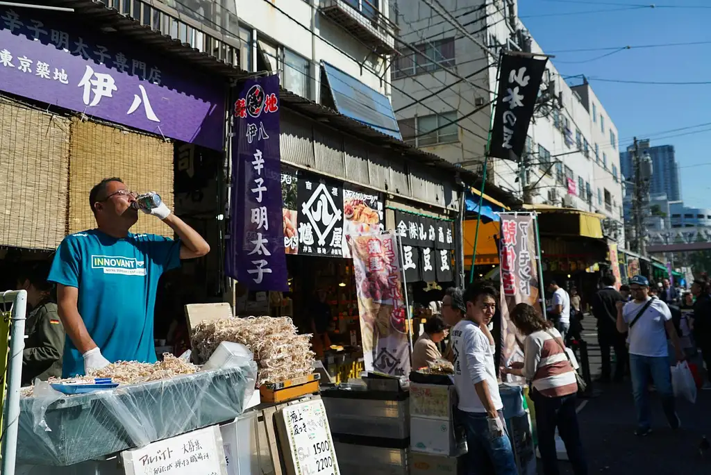 Tsukiji Fish Market Walking Food Tour