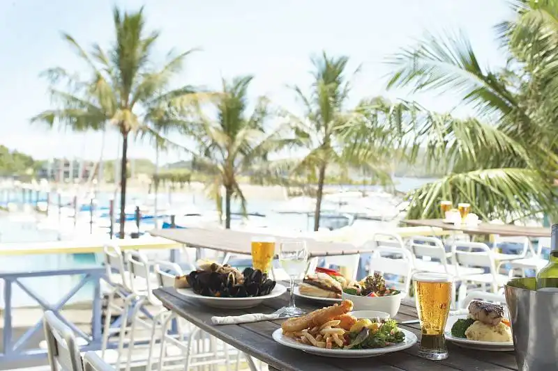 Hamilton Island Day Trip with FREE lunch at Marina Tavern included