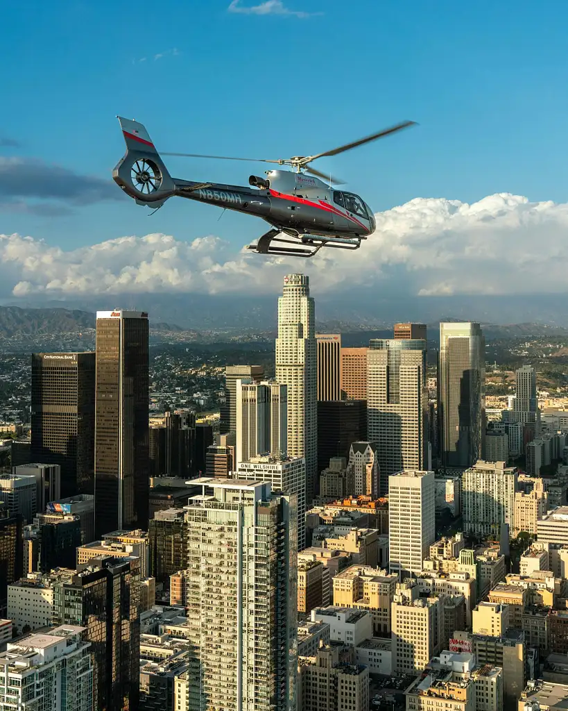 Hollywood & Beyond Helicopter Tour