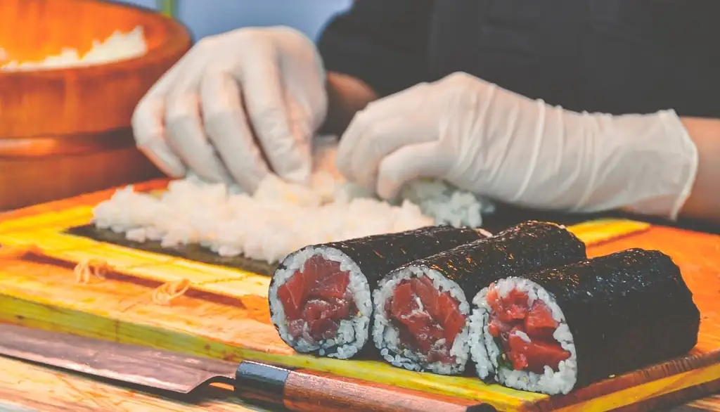 Tsukiji Fish Market Walking Food Tour