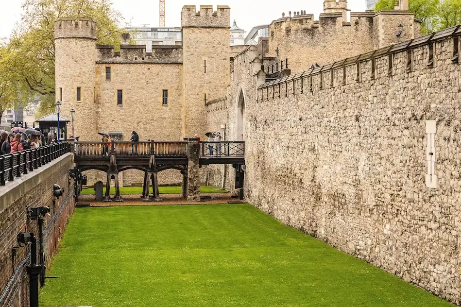 Early Access Crown Jewels & Tower of London Guided Tour