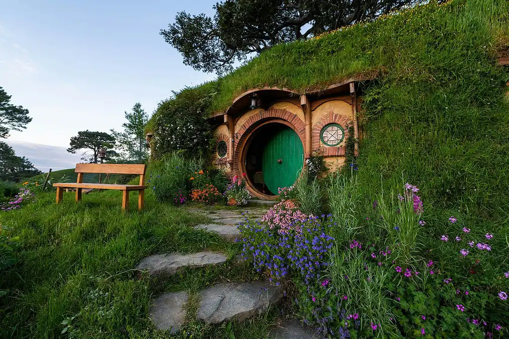 Auckland Waitomo Caves And Hobbiton Movie Set | Private Tour