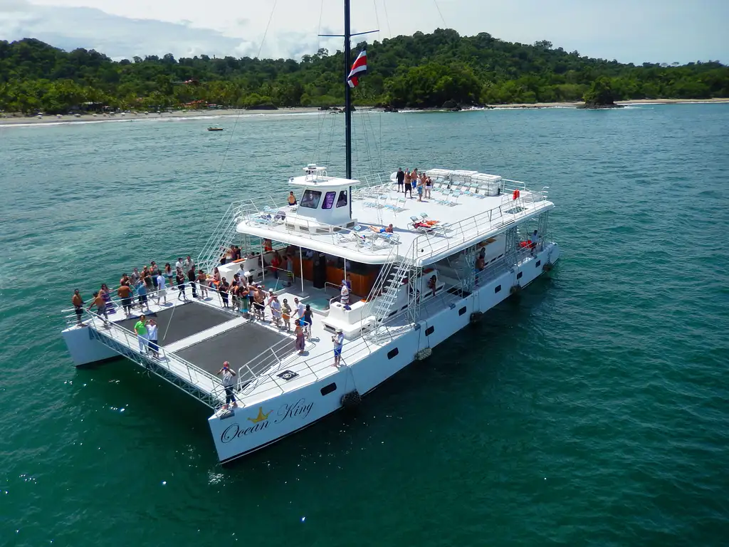 One Day Catamaran Tour in Manuel Antonio from San José