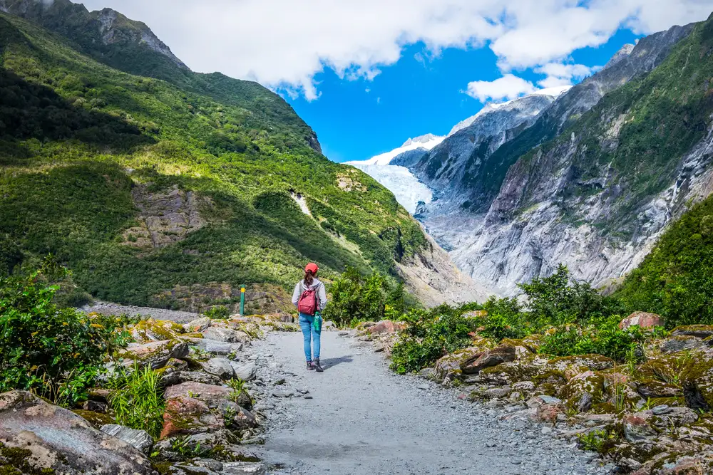 'South and Sound' Bus Pass | NZ South Island | Kiwi Experience