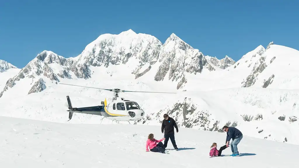 Fox Glacier and Mt Cook: Scenic Flight with Snow Landing