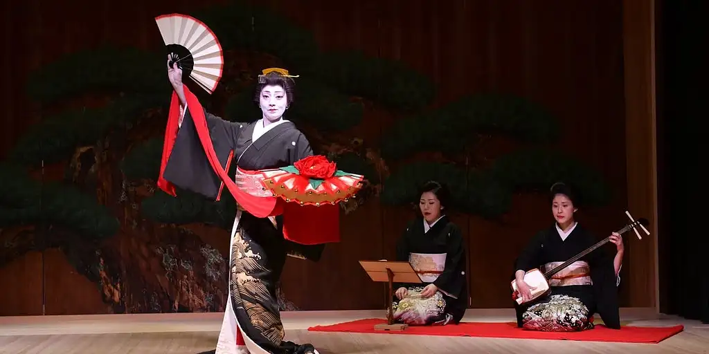 Dinner and Show at Suigian in Tokyo | Table Seat