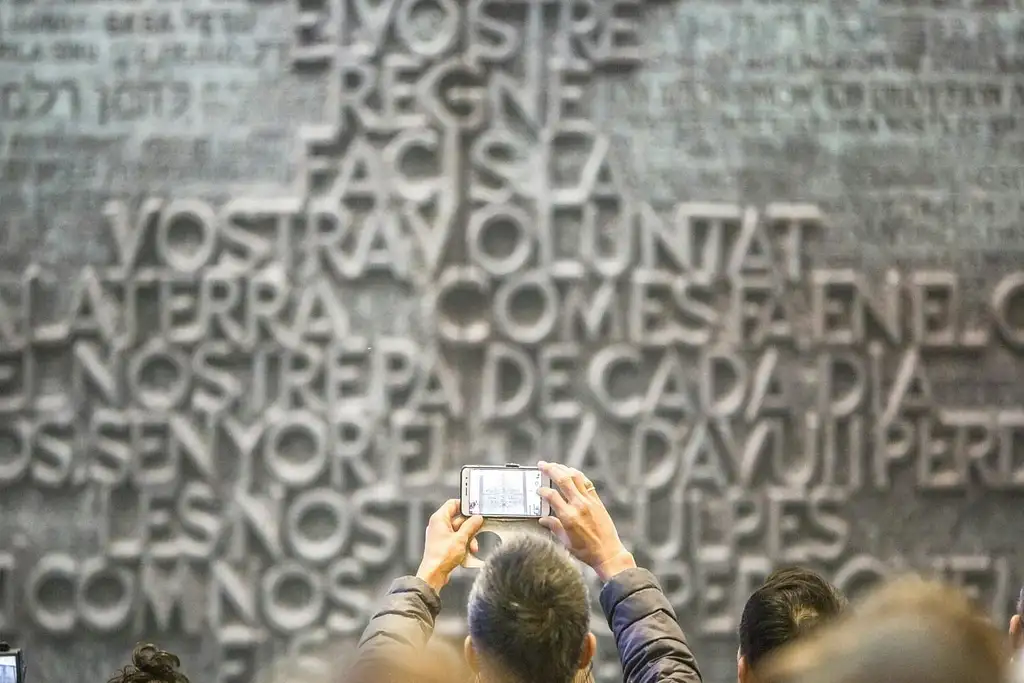 Guided Tour Of Sagrada Familia With Entrance To The Towers