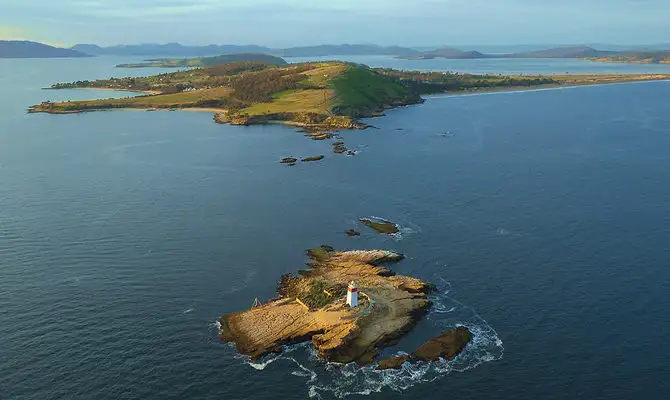 2.5 Hour Lighthouse And Island Cruise From Hobart - Iron Pot