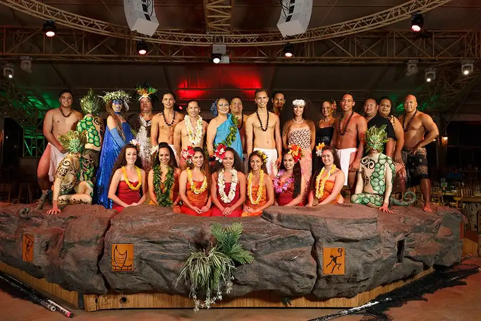 Luau Kalamaku - Hawaiian Dinner and Show Package