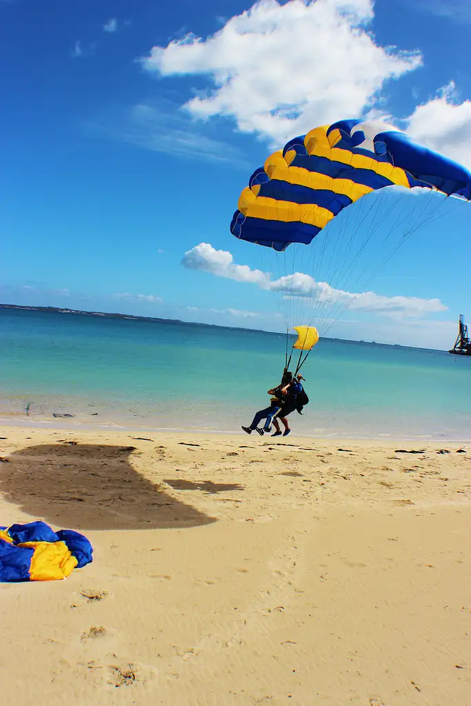 Skydive Perth City 10,000ft Tandem Skydiving