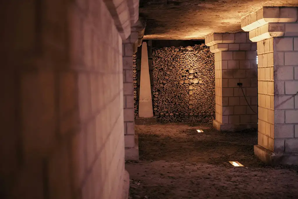 Paris Catacombs tour with access to secret rooms