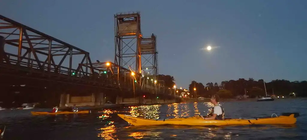 Sunset 'Pizza and Paddle' Kayak Tour - Batemans Bay