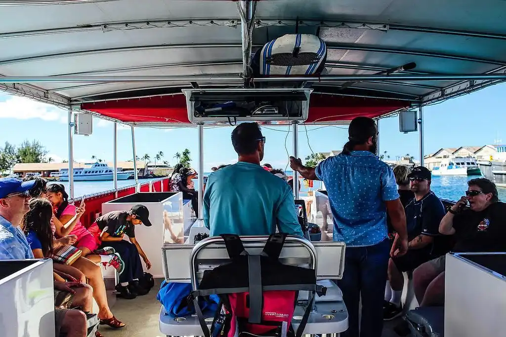 Oahu : Glass Bottom Boat Tour in Waikiki