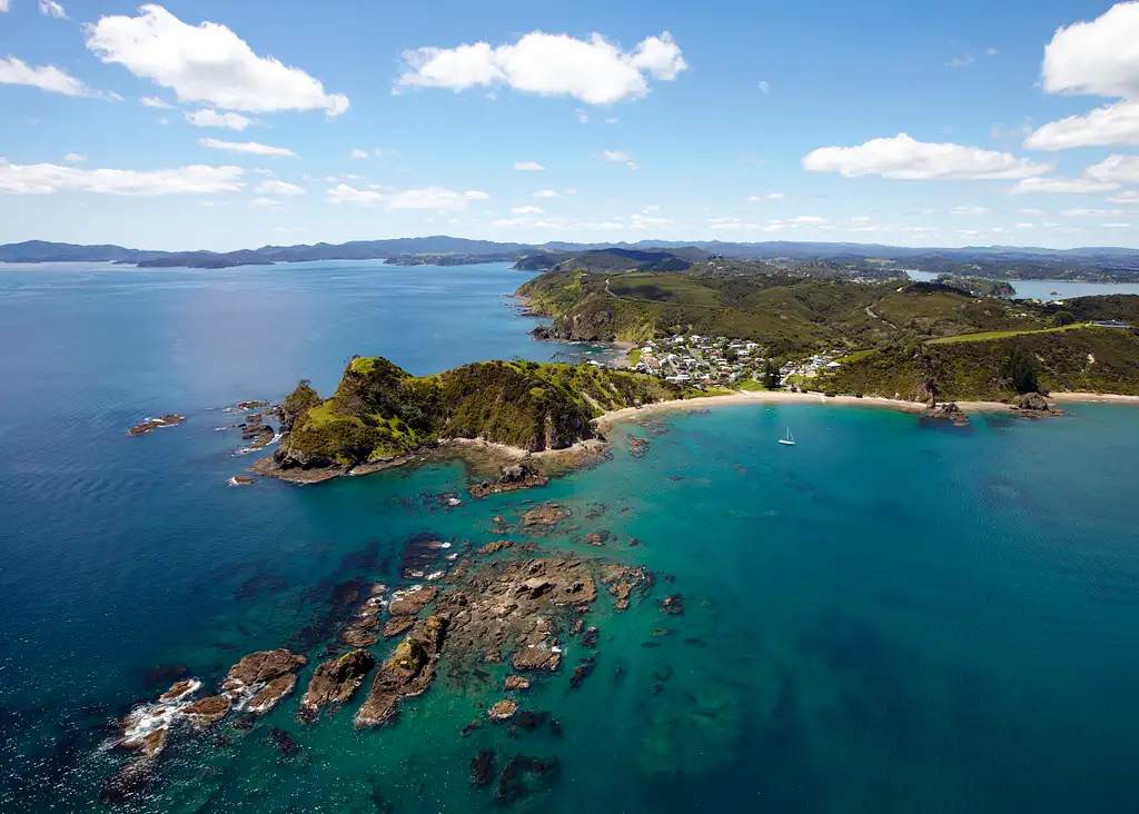 Scenic Helicopter Flight over Hole in the Rock