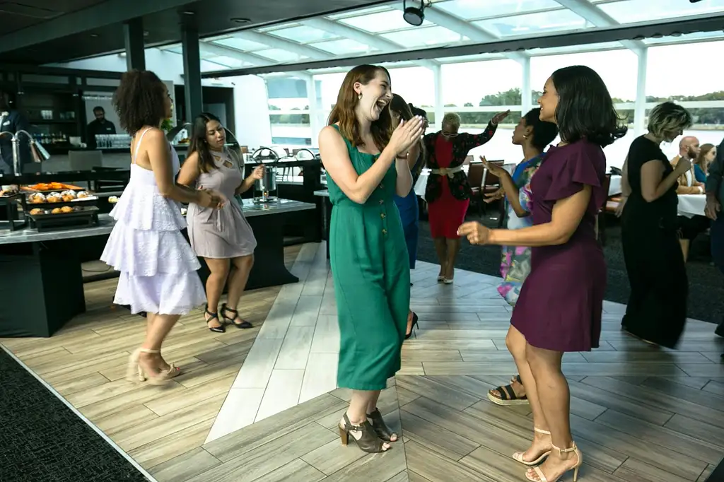 Bateaux New York Bottomless Mimosa Brunch Cruise