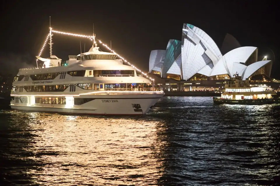 Sydney Harbour Starlight Dinner Cruise