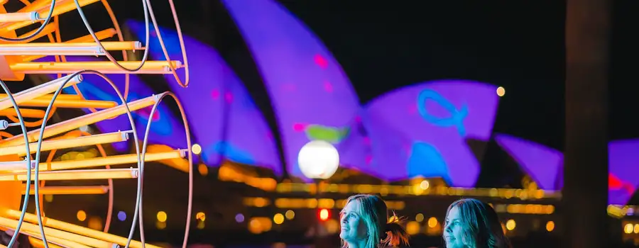 What is the Best Way to See the Vivid Sydney Light Displays?