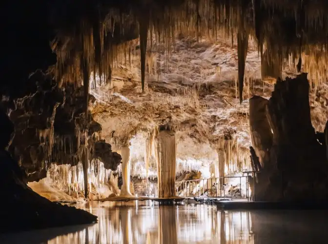 Lake Cave Fully Guided Tour