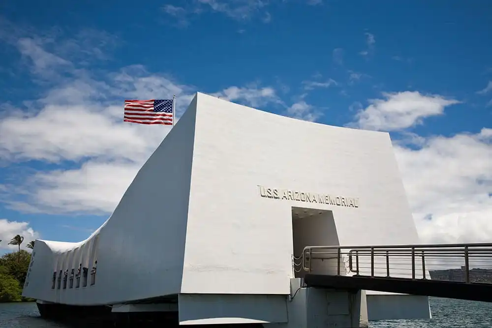 World War II Heroes Deluxe Pearl Harbor Tour with lunch