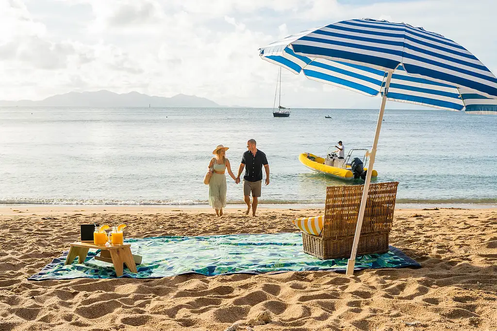 Magnetic Island Gourmet Picnic on a Remote Beach (All Inclusive)