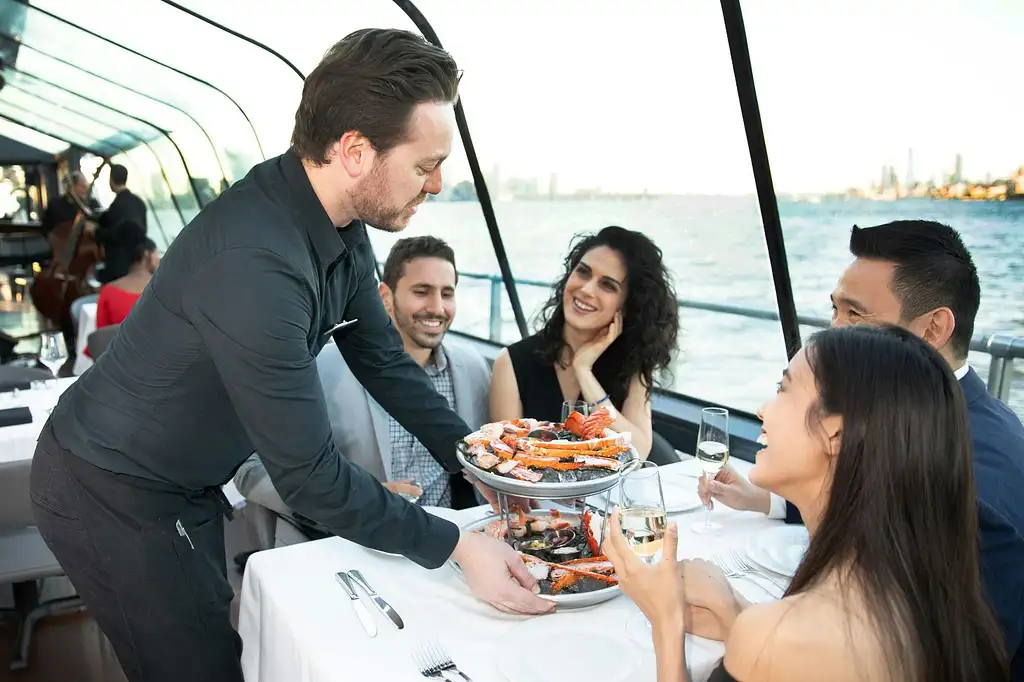 Bateaux New York Bottomless Mimosa Brunch Cruise