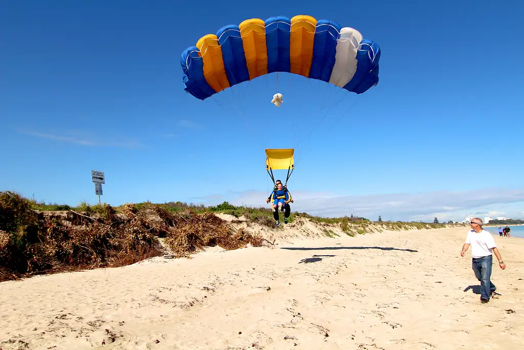 Skydive Perth City 10,000ft Tandem Skydiving