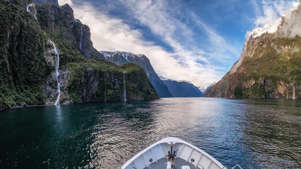 Milford Sound Coach Cruise Fly - Small Group Tour