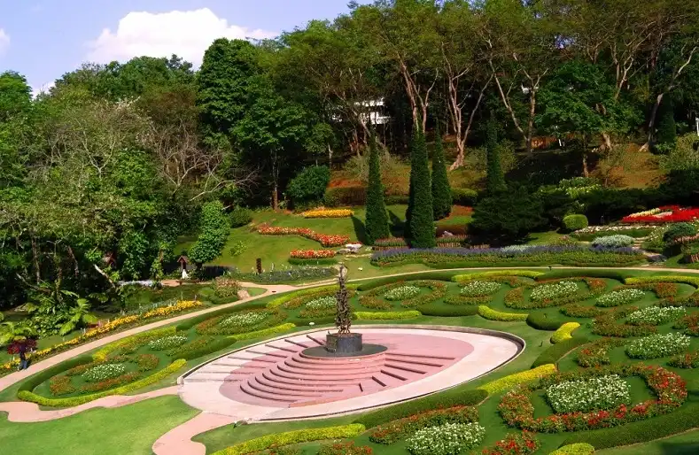 Doi Tung Royal Villa: History, Gardens & Local Crafts | Half Day Private Tour