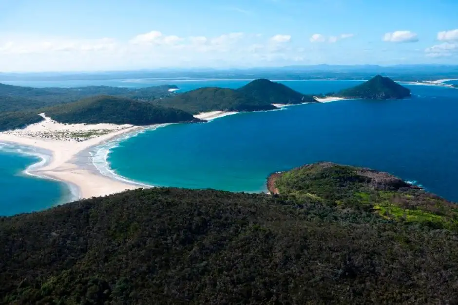 Port Stephens, Hunter Valley & Blue Mountains Tour - 2 Days