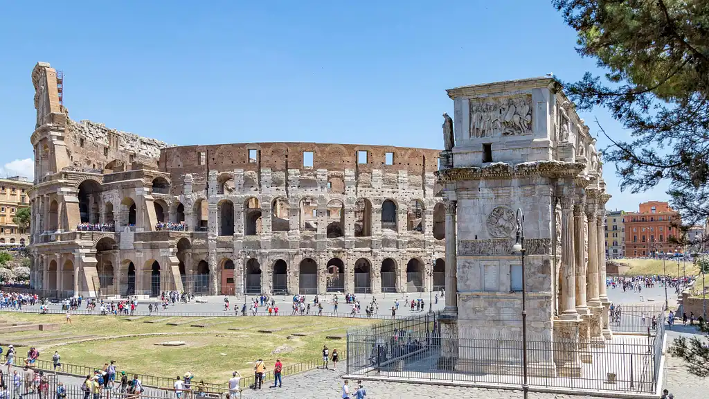 Restricted areas tour of Gladiator's Arena and Roman Forum