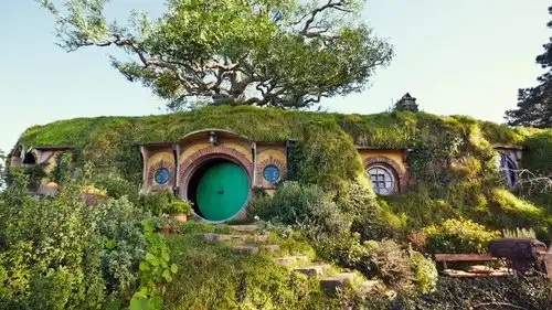 Hobbiton Movie Set Small Group Tour from Auckland