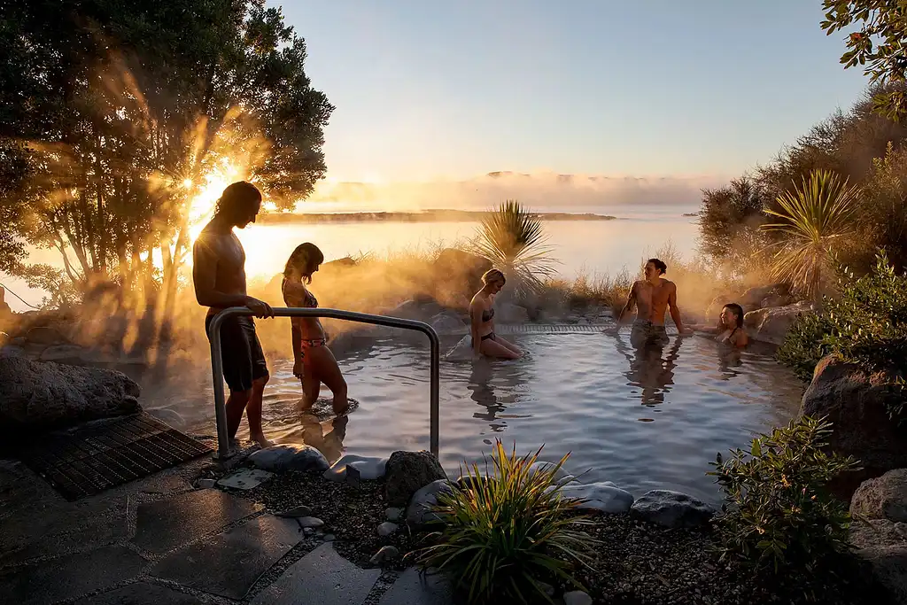 Polynesian Spa Deluxe Lake Spa Entry