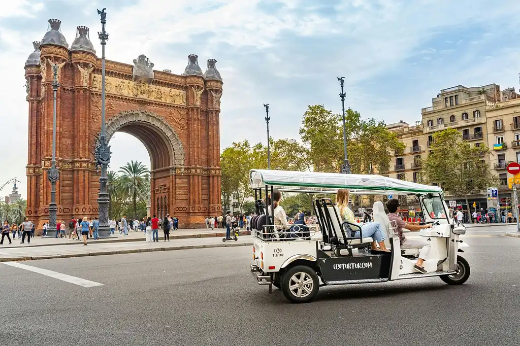 4-hour Tour Of Barcelona In An Electric Tuk-Tuk | Private Tour