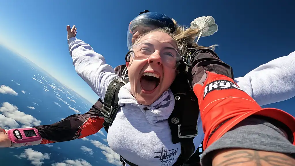 Torquay Tandem Skydive – Up To 15,000ft