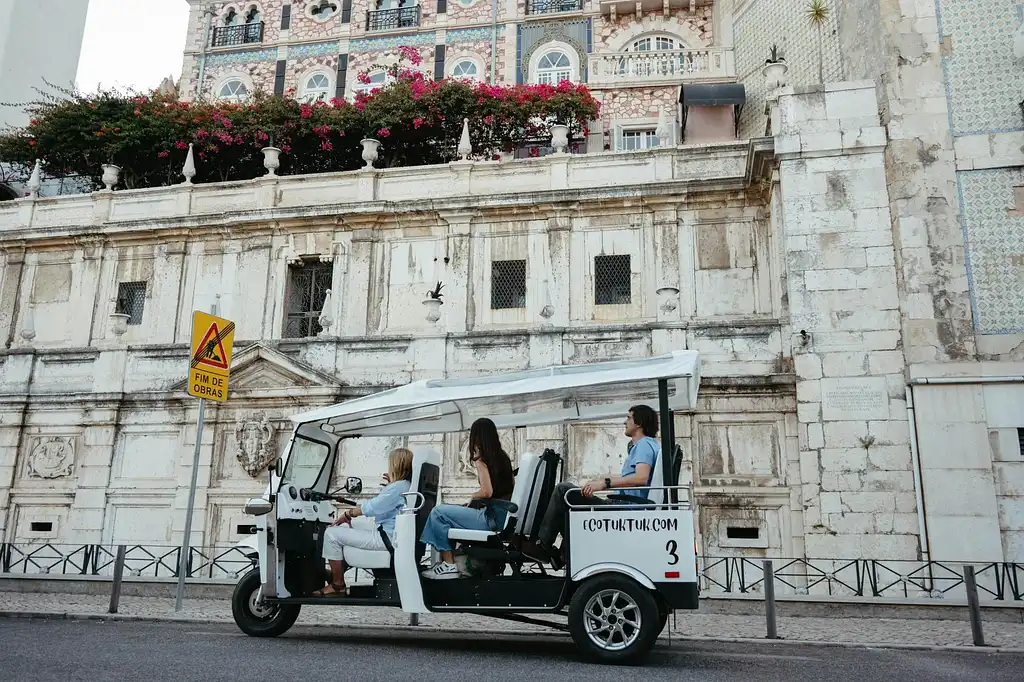 3-hour Best Of Lisbon Tuk Tuk Tour