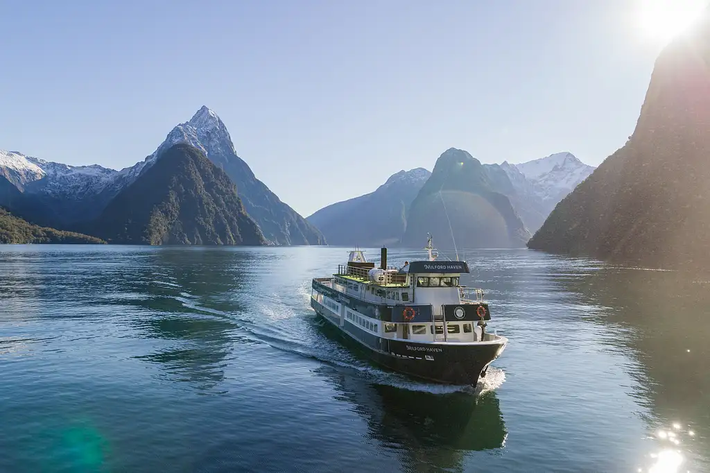 Milford Sound Coach and Cruise Departing Te Anau