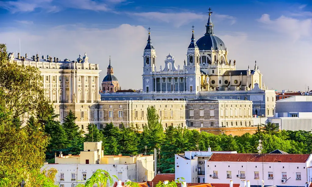 Royal Palace Of Madrid Guided Visit with Skip-the-line Tickets