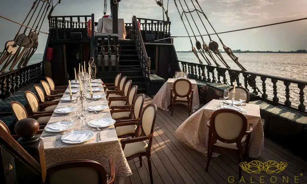 Galleon Dinner Cruise In Venice - Prow/Stern Seat