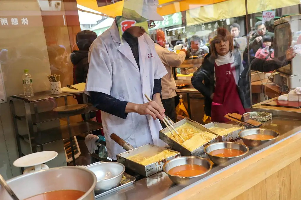 Tsukiji Fish Market Walking Food Tour