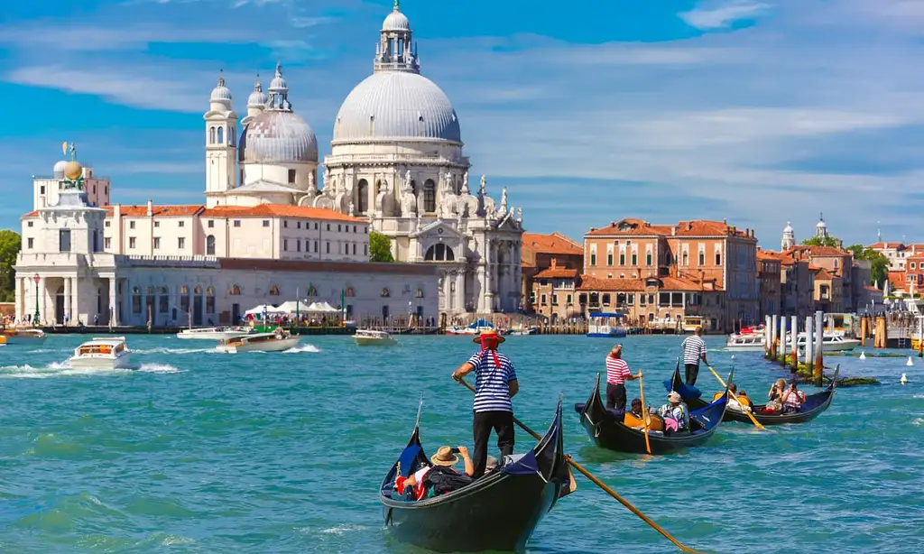 Gondola Ride Experience In Venice