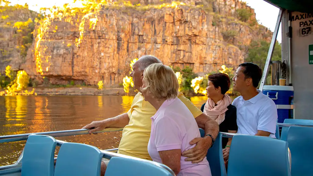 Katherine Gorge Cruise & Edith Falls Tour